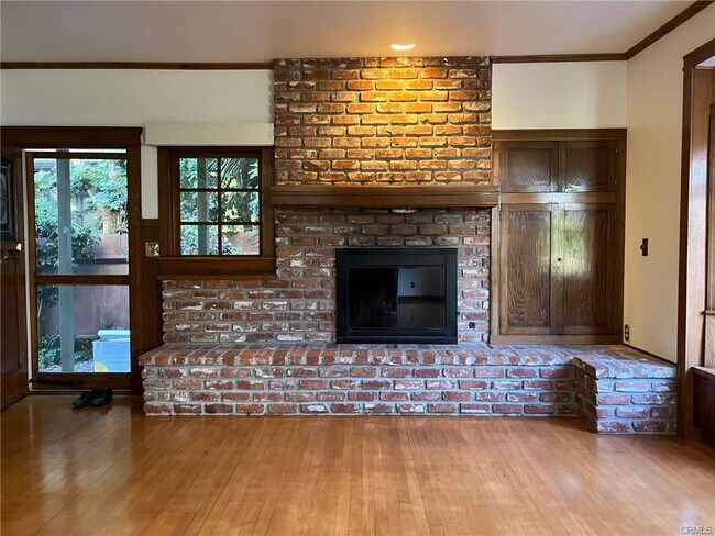 Building Photo - 207 9th St