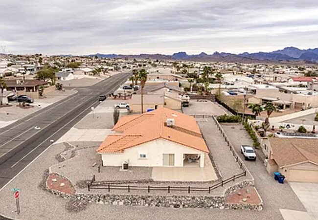 Building Photo - South Side 3 Bedroom Home-Rent Now REDUCED
