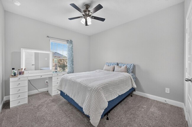 Building Photo - 12991 Vinson Dr