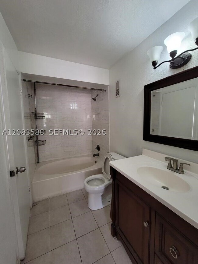 Building Photo - 10581 SW 155th Ct
