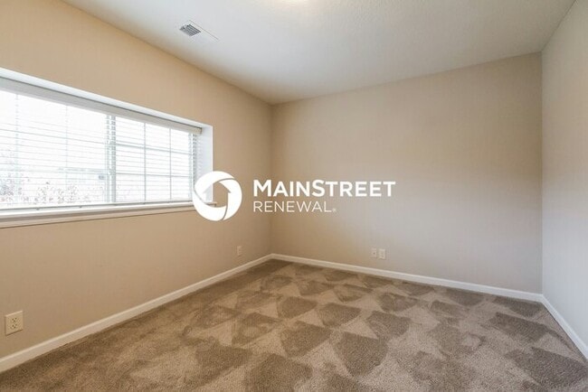 Building Photo - 4 Bedroom Pet-Friendly Home in Grain Valle...