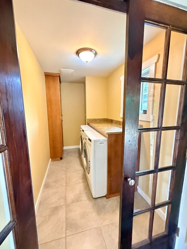 Building Photo - Updated 3BR Rambler | RV/Boat Parking | Gardener’s Backyard