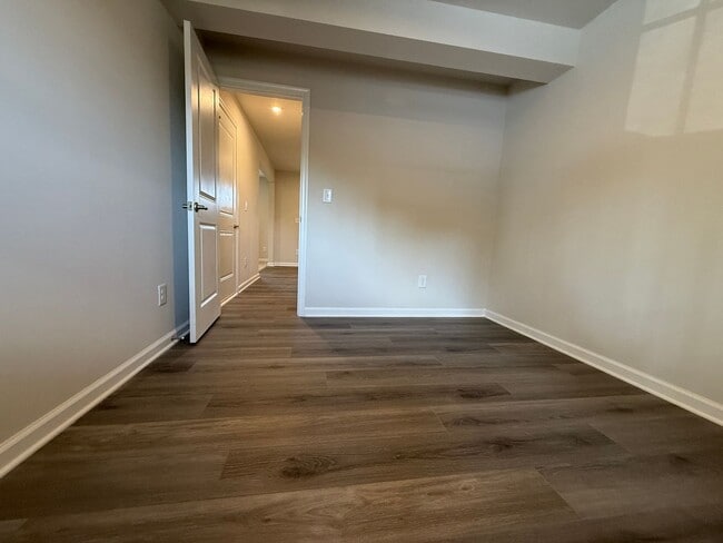 Building Photo - Brand New Townhome!!