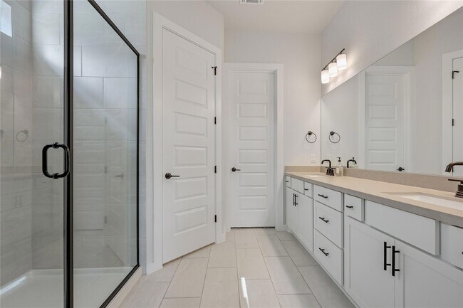 Building Photo - 4902 Seadrift Dr