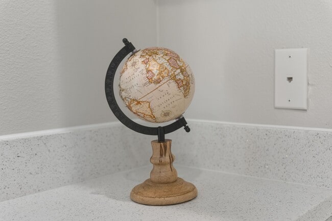 Building Photo - 4229 Elmwood St