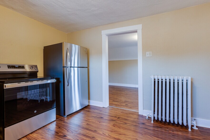 Building Photo - 1166 South Ave