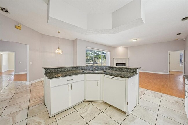 Building Photo - 918 Academy Dr
