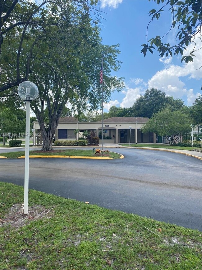 Building Photo - 3500 Gateway Dr