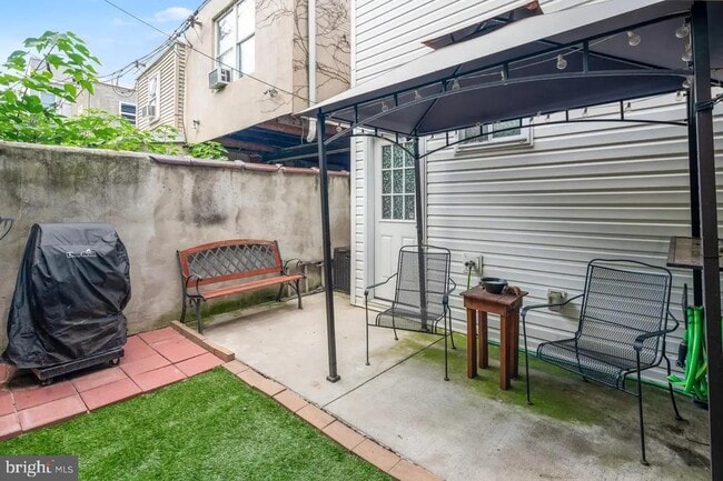 Building Photo - 2016 Oakford St