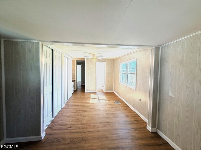 Building Photo - 139 Gaslight Ave