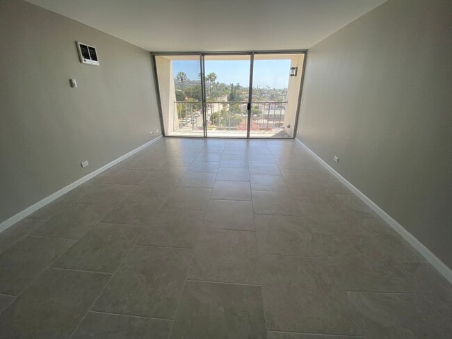 Building Photo - Pacific Beach - 3 blocks to Beach!  2bd/2ba Spacious 6th floor condo remodeled in 2022! Spectacul...