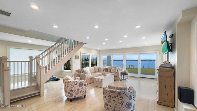 Building Photo - 9 Pocano Ave