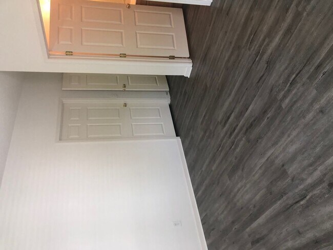 Building Photo - LORDS CREEK