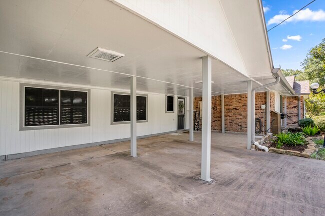 Building Photo - 2411 Orange St