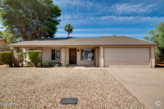 Building Photo - 9353 E Altadena Ave