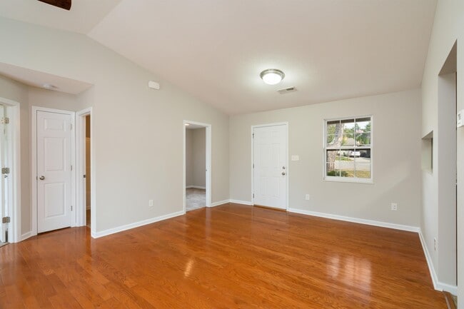 Building Photo - 5117 Cattail Ln