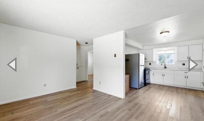 Primary Photo - 111 Hudson Ave