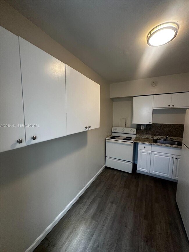 Building Photo - 112 NE 63rd St