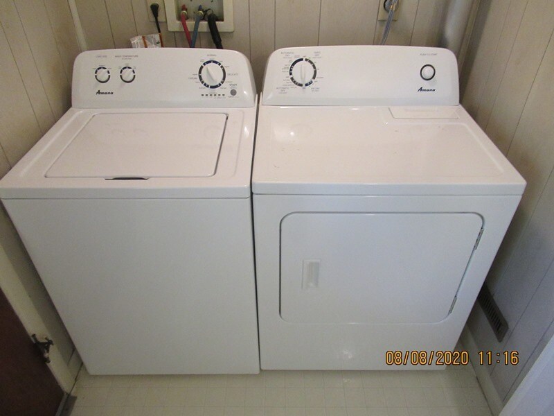 Building Photo - 419 E 12th St