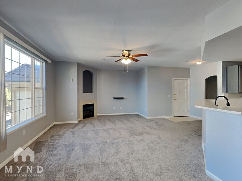 Building Photo - 5723 N Gibralter Way