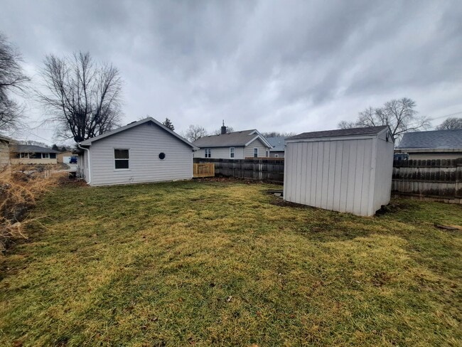 Building Photo - Two Bedroom, One Bathroom Home with fenced yard and shed