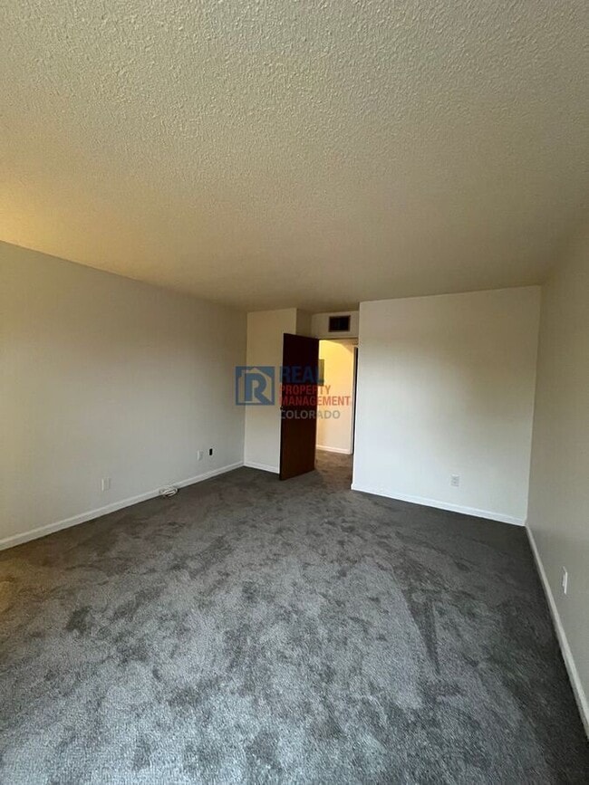 Building Photo - 3344 S Ammons St