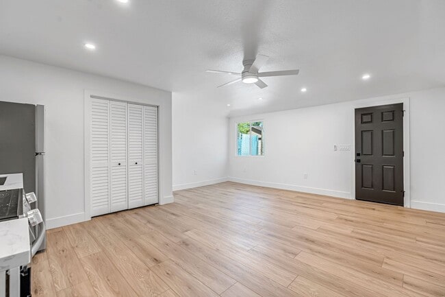 Building Photo - Newly Remodeled JADU for Rent – Modern & Private