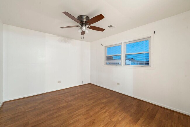 Building Photo - 1941 N 19th Ave