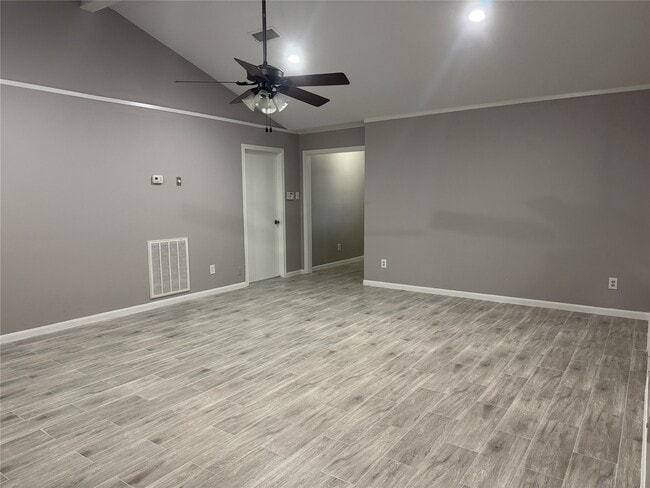 Building Photo - 3815 Avenue R