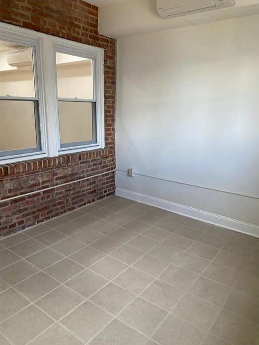 Building Photo - 1613 18th St SE