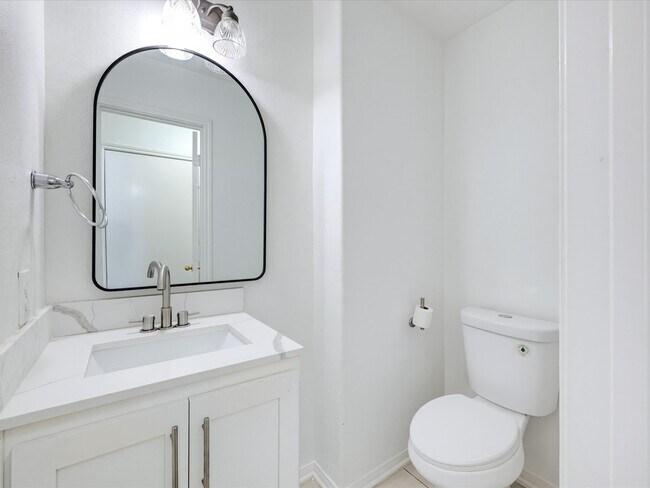 Building Photo - 1114 Jasons Bend Dr
