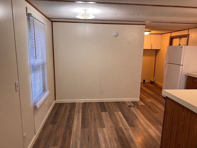 Building Photo - 506-D SAUNDERS DR