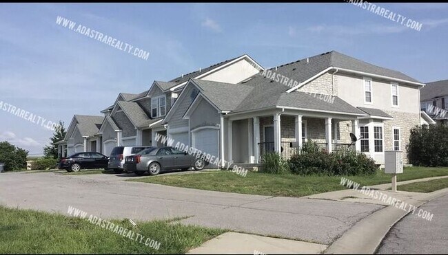 Building Photo - Beautiful and Spacious Olathe West Townhome-Available NOW!!