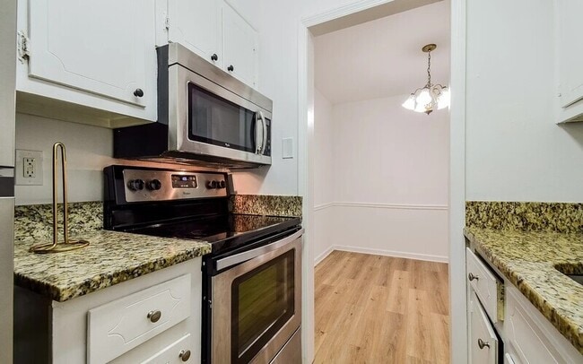 Building Photo - 140 Lablanc Way NW