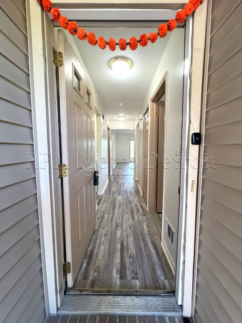 Building Photo - 4048 Heatherwood Ct