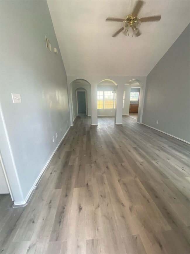 Building Photo - 12702 Rio Bravo St