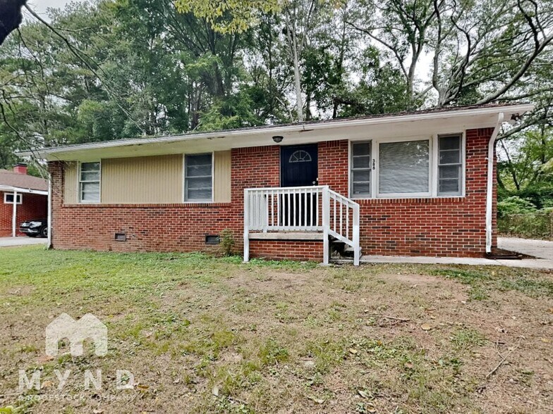 Building Photo - 388 Woodstock Dr SW