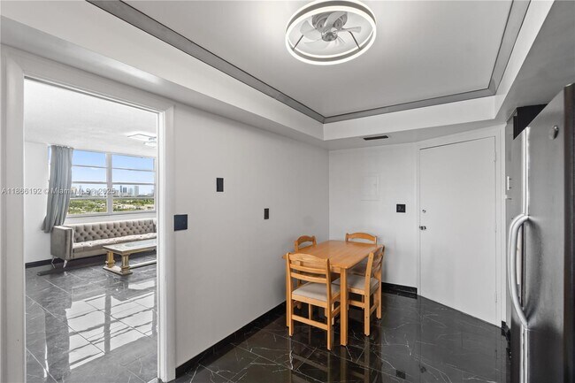 Building Photo - 1351 NE Miami Gardens Dr