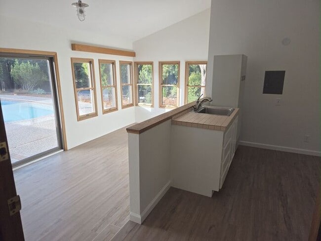 Building Photo - Single Level Alamo Rental near Roundhill G...