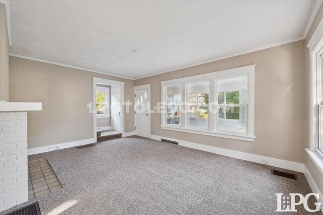 Building Photo - 1809 Pilgrim Rd