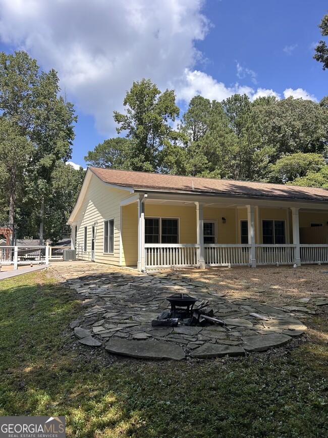Building Photo - 7440 Bells Ferry Rd