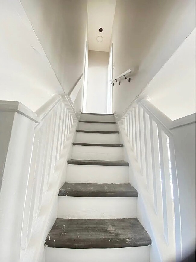 Building Photo - 400 N Bradford St