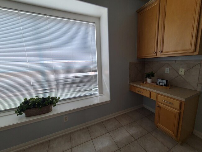 Building Photo - 6427 Stone Landing Ln