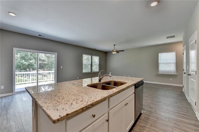 Building Photo - 125 Osprey Overlook Dr