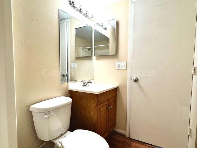 Building Photo - 2BR/2BA Condo - Great Location in Midtown ...