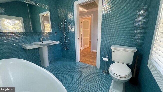 Building Photo - 10130 Blake Ln