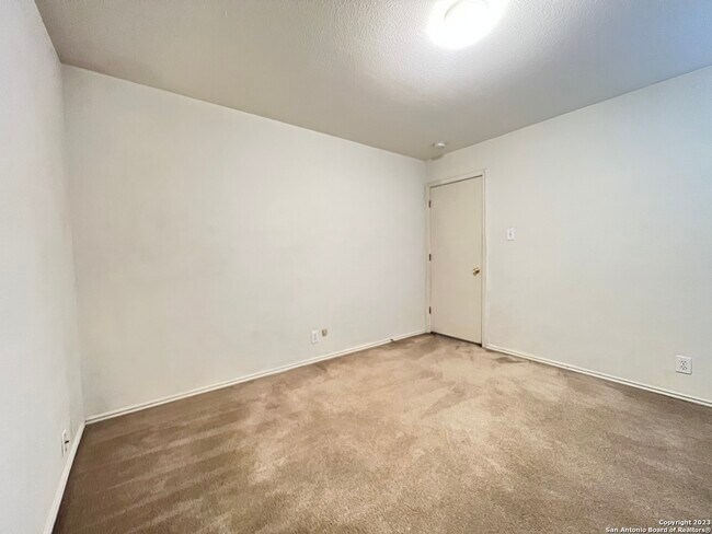 Building Photo - 530 Coral Harbor