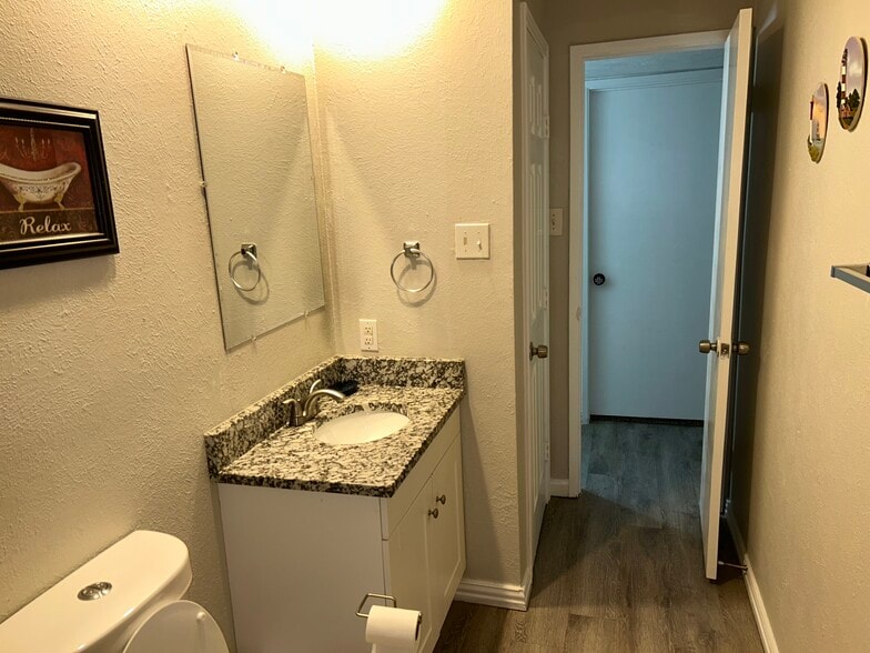 Building Photo - 7407 Cloverglen Dr