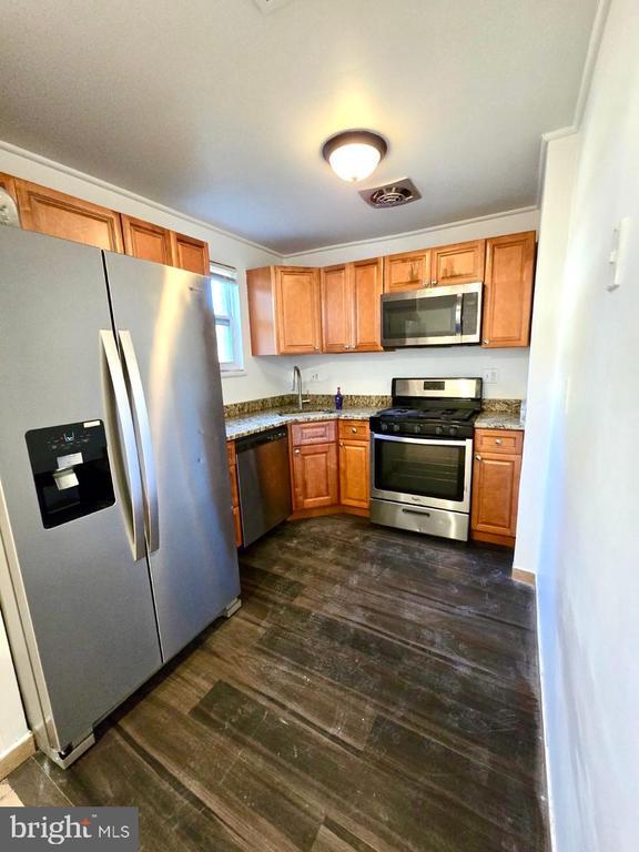 Building Photo - 9400 Fairgreen Ln