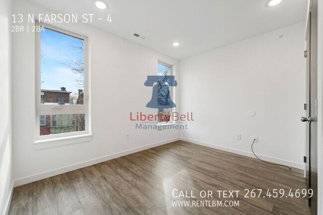 Building Photo - 13 Farson St